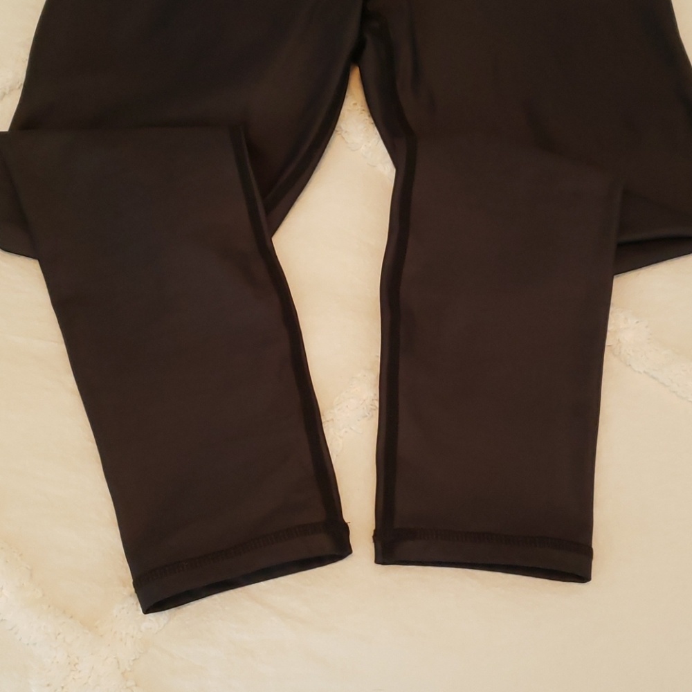 Zyia Light and Tight Capri Leggings 24”